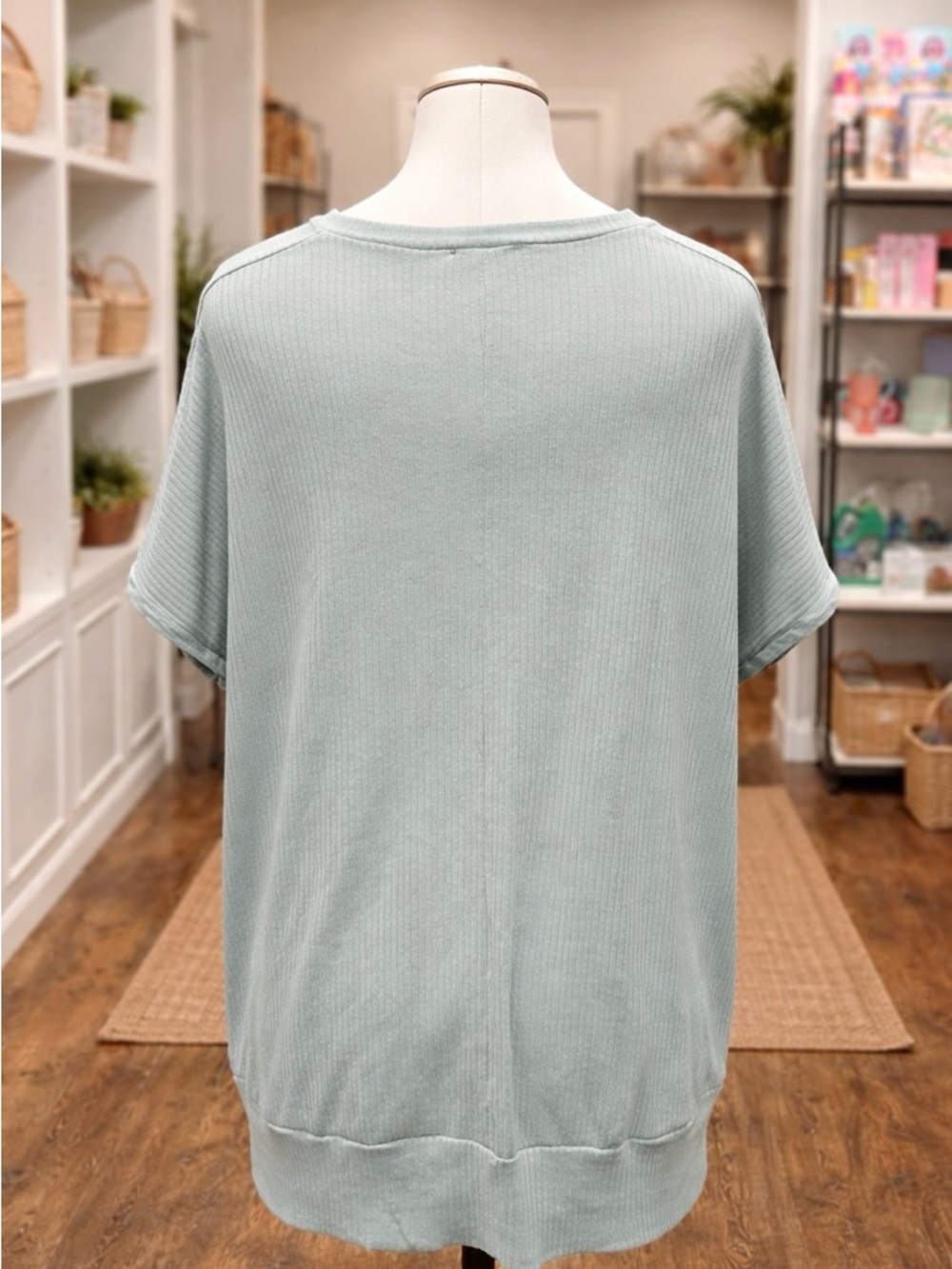 White Birch 2X Mint Green Ribbed Cold Shoulder Top Oversized Flowy Boutique - Picture 2 of 2
